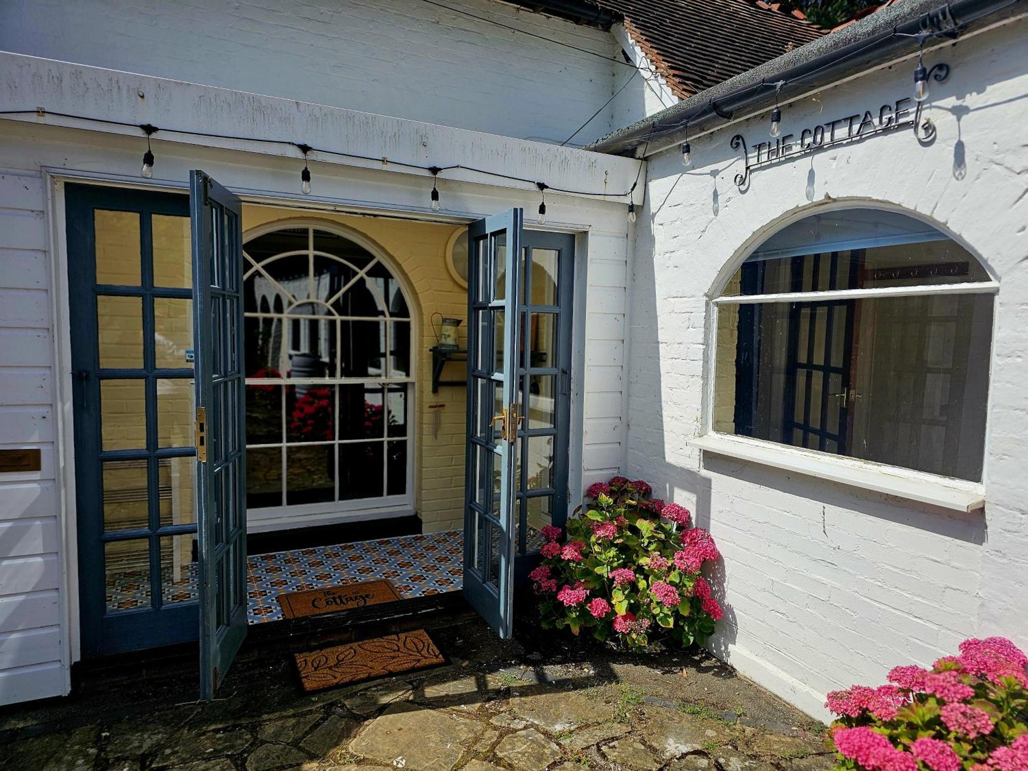 English Farmhouse Cottage Guildford Eksteriør billede